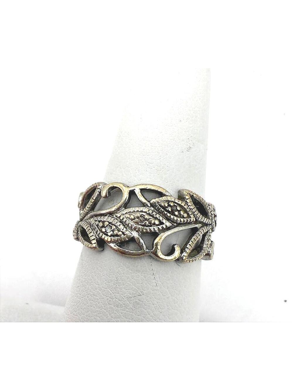 Vintage Style Leaf Pattern Silver Ring Size 5.5